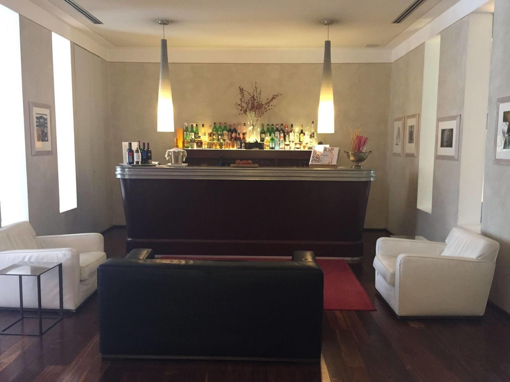 Hotel Colombia Milan Exterior photo